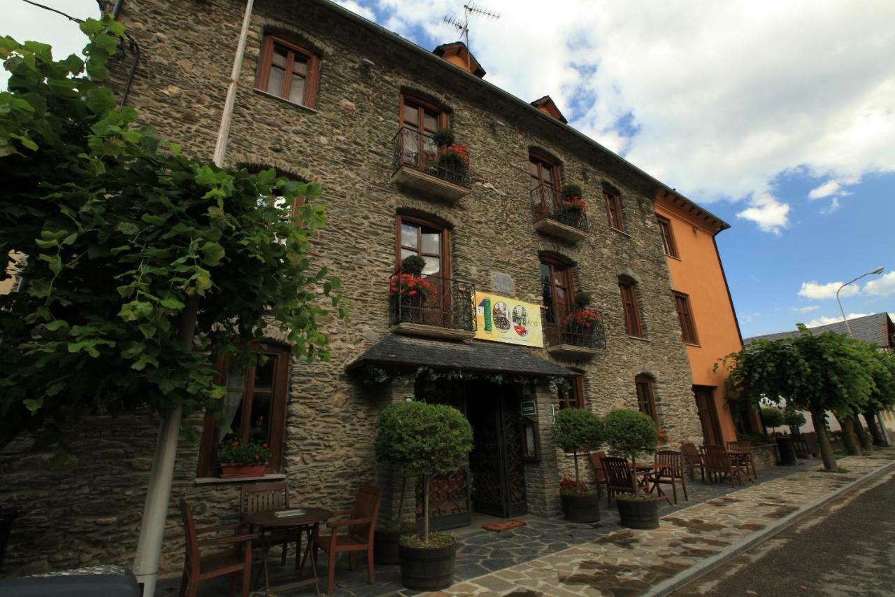 Hotel Poldo La Guingueta D'Aneu Exterior photo